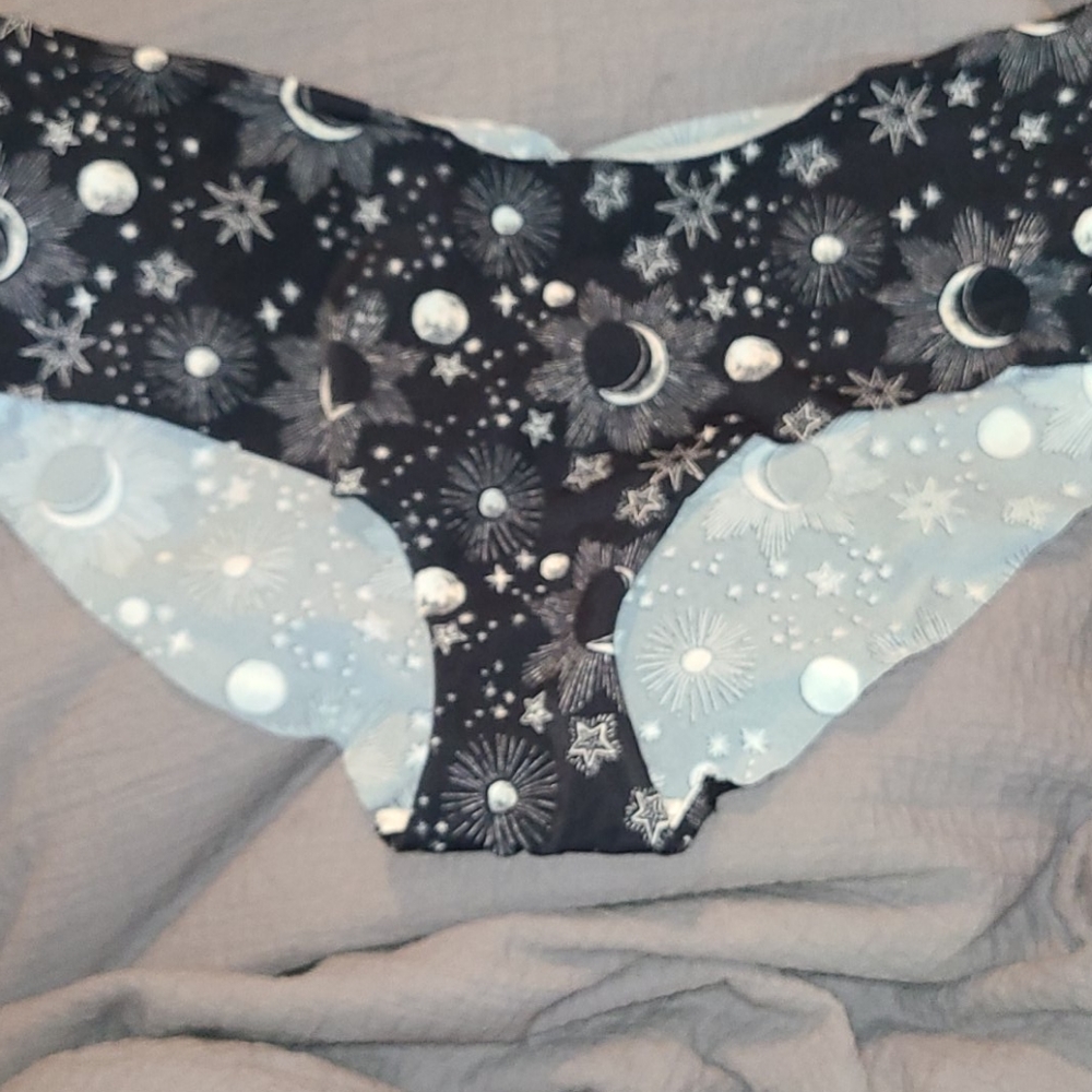 Victoria's Secret No Show Hip-huggers